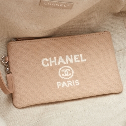 مملوكة مسبقًا حقيبة يد توتس شانيل دوفيل شوبر جلد وكانفاس وردي كبيرة 