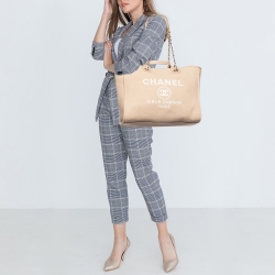 مملوكة مسبقًا حقيبة يد توتس شانيل دوفيل شوبر جلد وكانفاس وردي كبيرة 