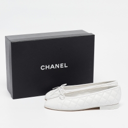 Pre Owned Chanel White Leather Pearl Embellished CC Bow Ballet Flats Size 37