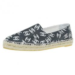 مملوكة مسبقًا Chanel Black CC Leather Espadrilles Size 38