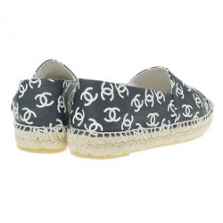 مملوكة مسبقًا Chanel Black CC Leather Espadrilles Size 38