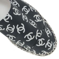 مملوكة مسبقًا Chanel Black CC Leather Espadrilles Size 38