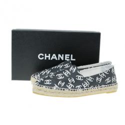 مملوكة مسبقًا Chanel Black CC Leather Espadrilles Size 38