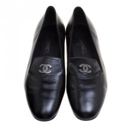 Pre Owned حذاء سموكينغ سليبرز شانيل جلد أسود CC مقاس 39.5