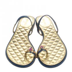 مملوكة مسبقًا Chanel Blue Leather Enamel Embellished Toe Ring Flat Sandals Size 38.5