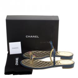 مملوكة مسبقًا Chanel Blue Leather Enamel Embellished Toe Ring Flat Sandals Size 38.5