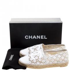 مملوكة مسبقًا حذاء إسبادريلز شانيل CC جلد لامع وقطن مطرز حلقات أبيض مقاس 37