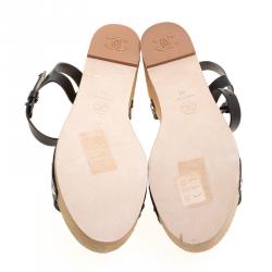 مملوكة مسبقًا صندل شانيل جلد أسود كعب روكي بحزام للكاحل نعل سميك مقاس 40