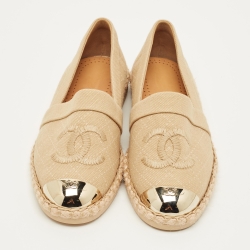 مملوكة مسبقًا Chanel CC Size 36 Beige Canvas and Metal Cap Toe Espadrille Flats