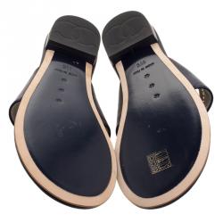 مملوكة مسبقًا صندل إصبع شانيل جلد أزرق كحلي CC زهرت الكاميليا مقاس 3