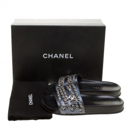 مملوكة مسبقًا Chanel Dark Blue Glitter Finish Leather Tropiconic Chain Detail Slides Size 37