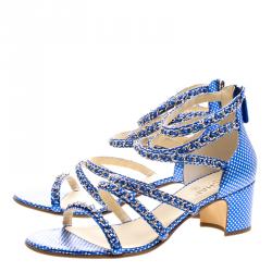 مملوكة مسبقًا صندل شانيل جلد أزرق ميتاليك مطبوع بسلسلة مزينة كعب مربع سميك بسيور مقاس 42