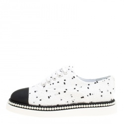 Chanel Monochrome Tweed and Canvas Cap Toe Faux Pearl Trim Oxfords Size 40
