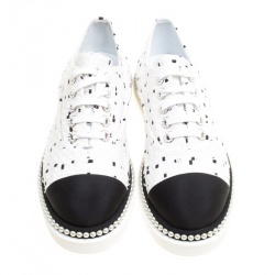 Chanel Monochrome Tweed and Canvas Cap Toe Faux Pearl Trim Oxfords Size 40