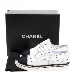 Chanel Monochrome Tweed and Canvas Cap Toe Faux Pearl Trim Oxfords Size 40