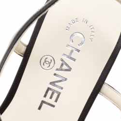 Pre Owned صندل أصبع شانيل كاميليا جلد أسود مقاس 39.5