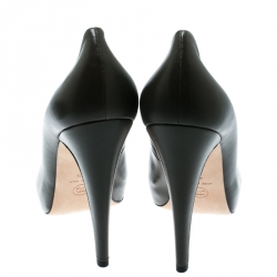 Pre Owned حذاء كعب عالي شانيل نعل سميك غطاء مقدمة CC جلد رمادي مقاس 40.5