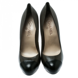 Pre Owned حذاء كعب عالي شانيل نعل سميك غطاء مقدمة CC جلد رمادي مقاس 40.5