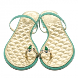 مملوكة مسبقًا Chanel Green Leather Enamel Embellished Toe Ring Flat Sandals Size 36.5