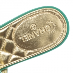 مملوكة مسبقًا Chanel Green Leather Enamel Embellished Toe Ring Flat Sandals Size 36.5