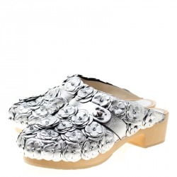 Chanel Metallic Silver Leather CC Turnlock Camellia Wood Platform Mules Size 39.5