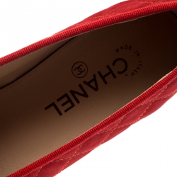 Pre Owned Chanel Red Quilted Suede CC Cap Toe Ballet Flats Size 40.5