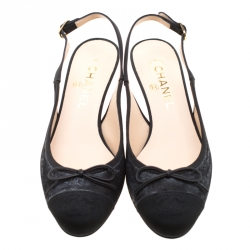 مملوكة مسبقًا Chanel Black Textured Suede CC Cap Toe Slingback Sandals Size 38.5