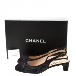 مملوكة مسبقًا Chanel Black Textured Suede CC Cap Toe Slingback Sandals Size 38.5