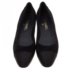 Pre Owned حذاء فلات باليه شانيل CC ساتان وسويدي أسود مقاس 39