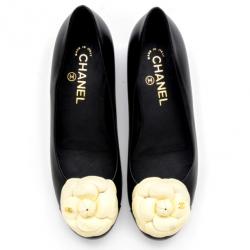 Pre Owned Chanel Black &amp; White Leather Camelia Flower Ballet Flats Size 37.5