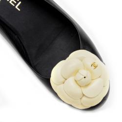 Pre Owned Chanel Black &amp; White Leather Camelia Flower Ballet Flats Size 37.5