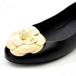 Pre Owned Chanel Black &amp; White Leather Camelia Flower Ballet Flats Size 37.5