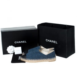 Pre Owned Chanel Blue/Black Tweed And Leather CC Cap Toe Espadrille Flats Size 41