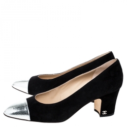 مملوكة مسبقًا Chanel Black Suede And Metallic Silver Leather CC Cap Toe Pumps Size 40.5