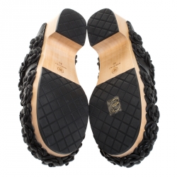 مملوكة مسبقًا Chanel Metallic Black Camellia Embellished CC Lock Wooden Clogs Size 40