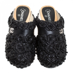 مملوكة مسبقًا Chanel Metallic Black Camellia Embellished CC Lock Wooden Clogs Size 40