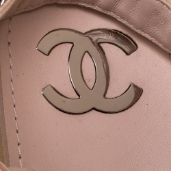 مملوكة مسبقًا Chanel Beige Leather Chain Embellished Ankle Strap Flat Sandals Size 40