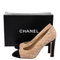 مملوكة مسبقًا Chanel Beige Quilted Suede And Python Leather Cap Toe CC Pumps Size 41
