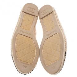 مملوكة مسبقًا Chanel Beige and Black Leather CC Espadrilles Size 40