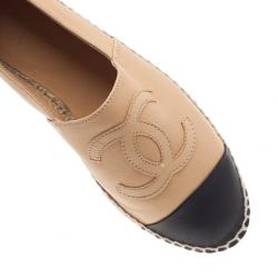 مملوكة مسبقًا Chanel Beige and Black Leather CC Espadrilles Size 40