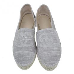 مملوكة مسبقًا Chanel Beige Suede CC Espadrilles Size 39