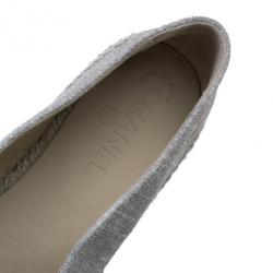 مملوكة مسبقًا Chanel Beige Suede CC Espadrilles Size 39