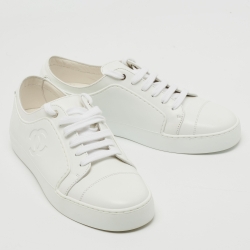 Pre Owned Chanel White Leather and Rubber CC Low Top Sneakers Size 38