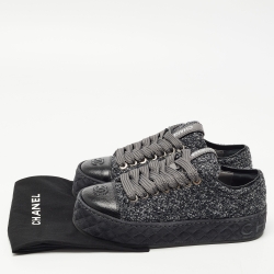 مملوكة مسبقًا Chanel Tweed Grey/Black Woven Fabric and Leather Cap Toe Low Top Sneakers Size 39.5