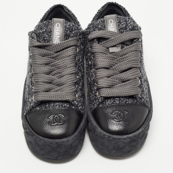 مملوكة مسبقًا Chanel Tweed Grey/Black Woven Fabric and Leather Cap Toe Low Top Sneakers Size 39.5