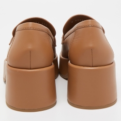 مملوكة مسبقًا Chanel Brown Leather CC Platform Loafers Size 39.5