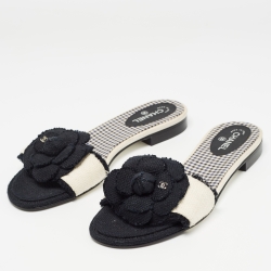 Chanel White/Black Tweed CC Camelia Flat Slides Size 37