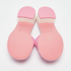 مملوكة مسبقًا Chanel Pink Fabric Logo Print Slide Sandals Size 40