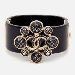 مملوكة مسبقًا Chanel CC Crystals Resin Gold Tone Bracelet
