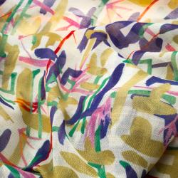 مملوكة مسبقًا وشاح شانيل كشمير كريمي وقطن غواز متعدد الألوان طباعة تجريدية